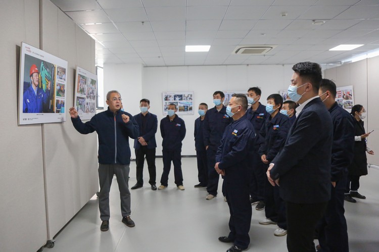 China Coal Group participated in the Jining Model Worker Talent Photography Exhibition themed 'Welcoming the Twenty Model Workers and Singing to the Party'